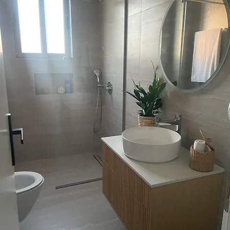 Seabreeze Shkembi I Kavajes,golem,ngjitur Me Grand Blue Fafa Apartmán *