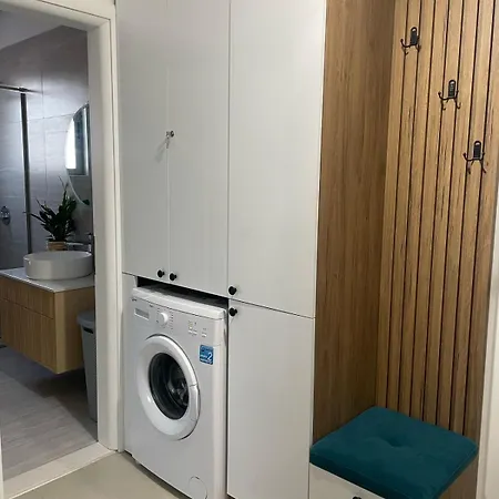 Seabreeze Shkembi I Kavajes,golem,ngjitur Me Grand Blue Fafa