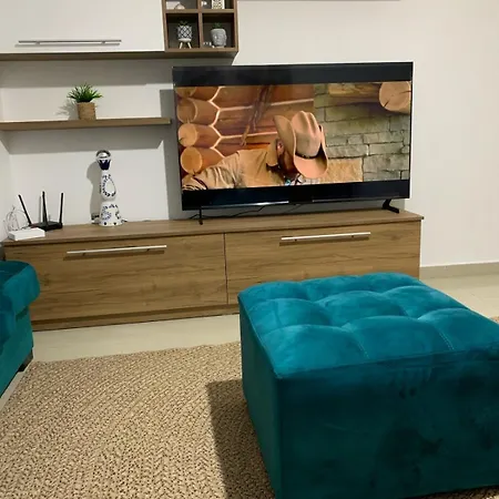 Seabreeze Shkembi I Kavajes,golem,ngjitur Me Grand Blue Fafa Apartmán